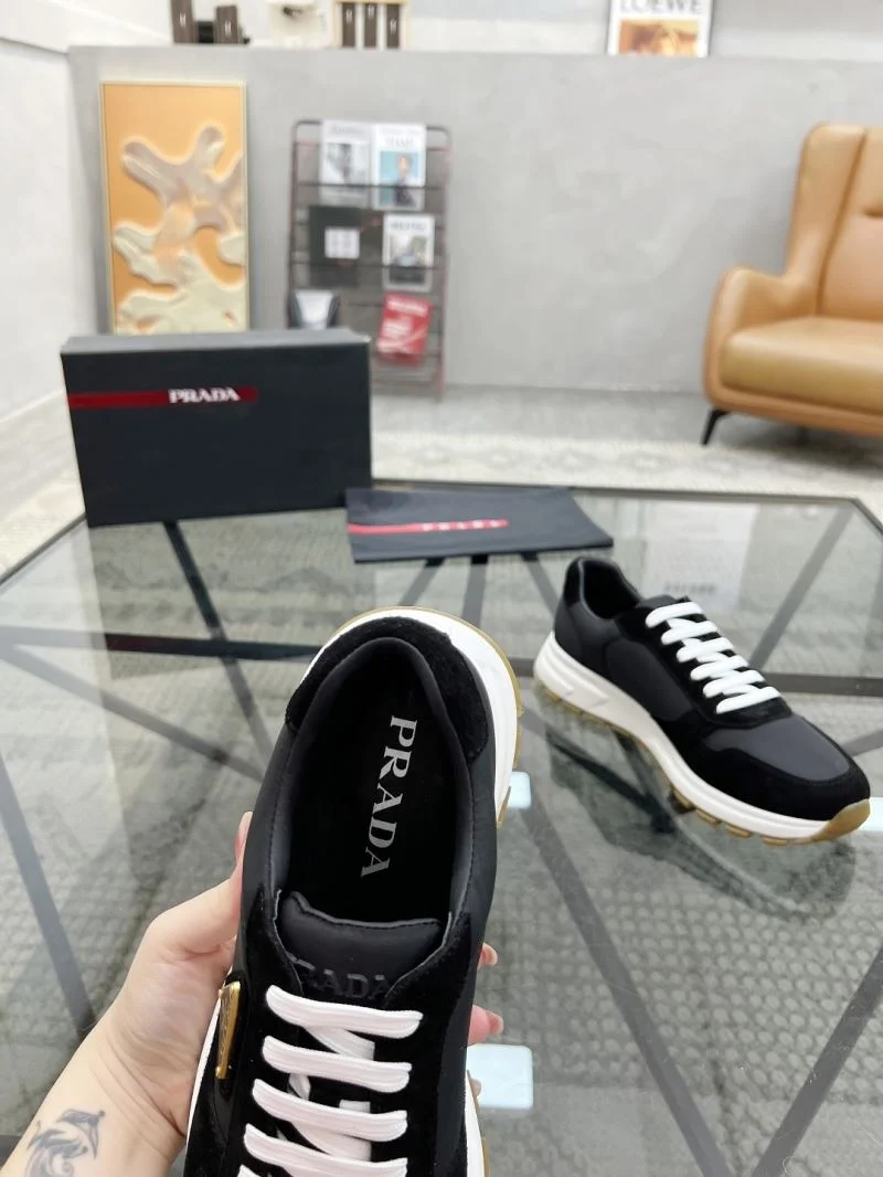 Modern Prada Low Shoes 33710