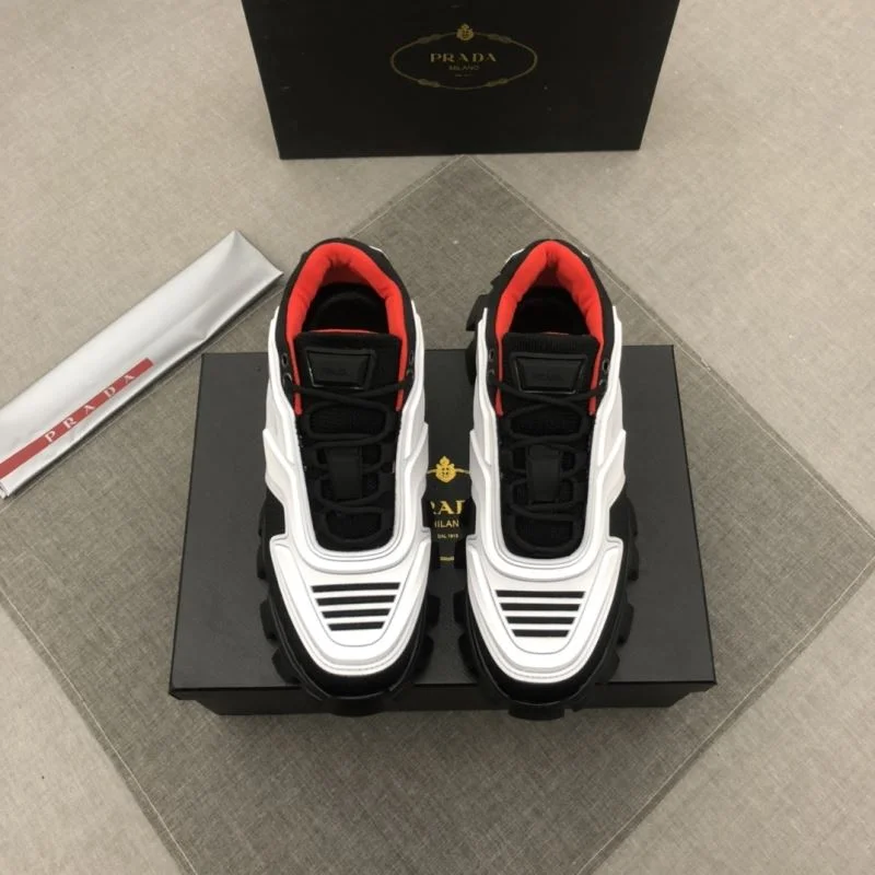 UrbanChic Prada Low Shoes 33693