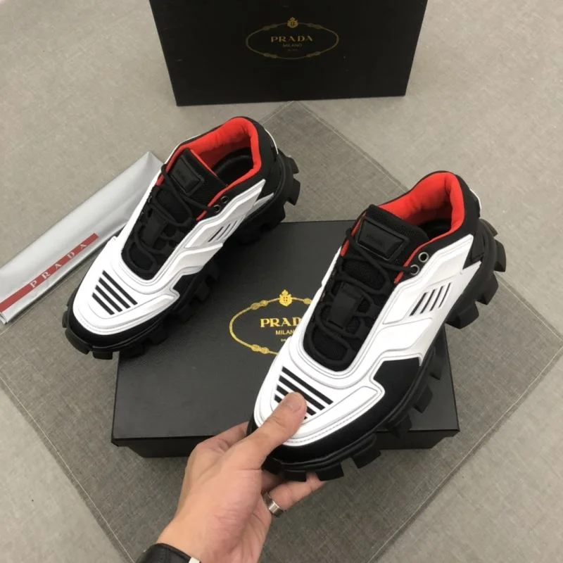 UrbanChic Prada Low Shoes 33693