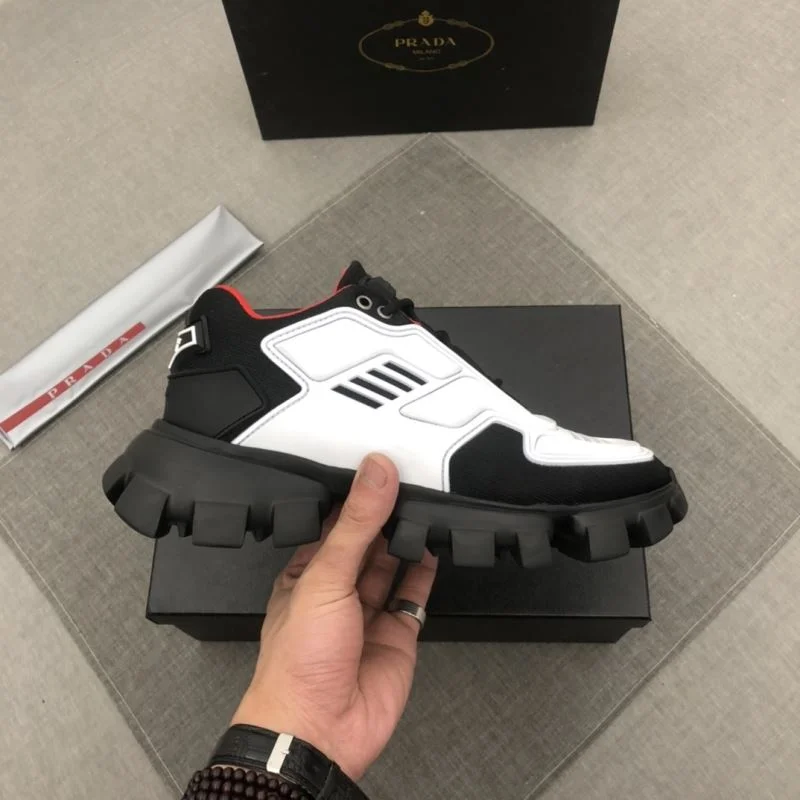 UrbanChic Prada Low Shoes 33693