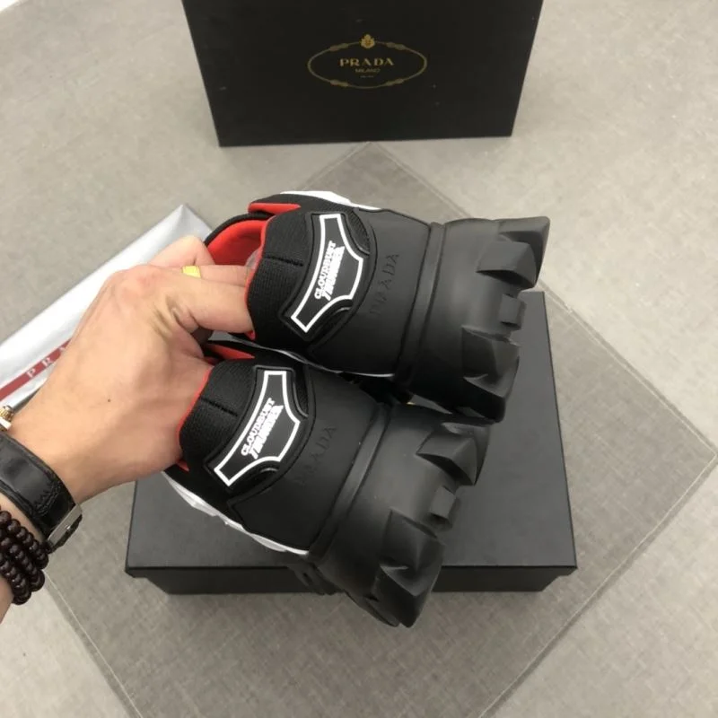 UrbanChic Prada Low Shoes 33693