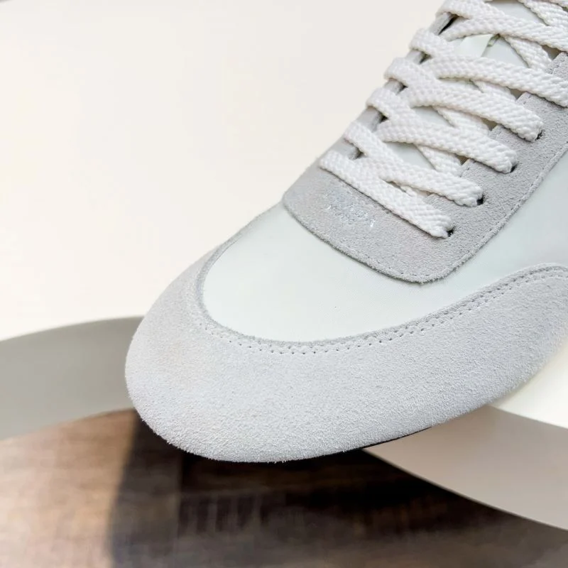 Supportive Prada Low Shoes 33672
