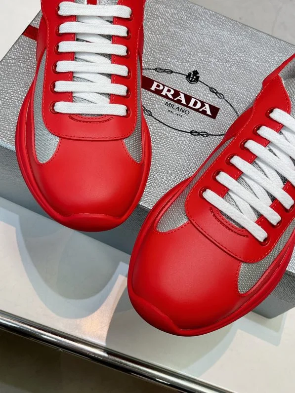 Prada Low Shoes Compact 33692