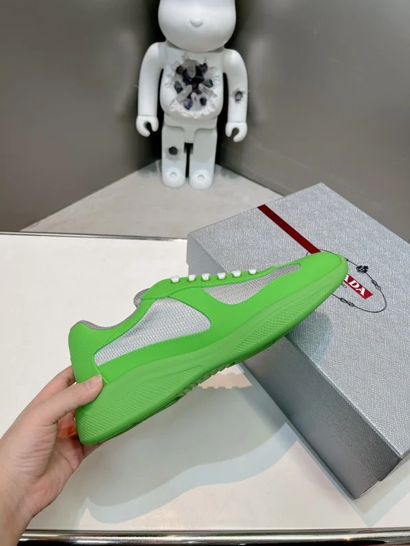 Prada Low Shoes EyeCatching 33691