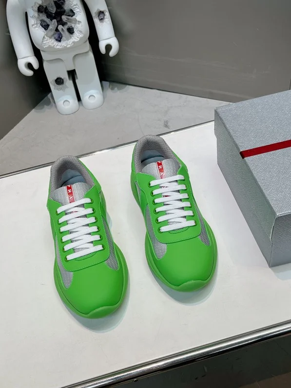 Prada Low Shoes EyeCatching 33691