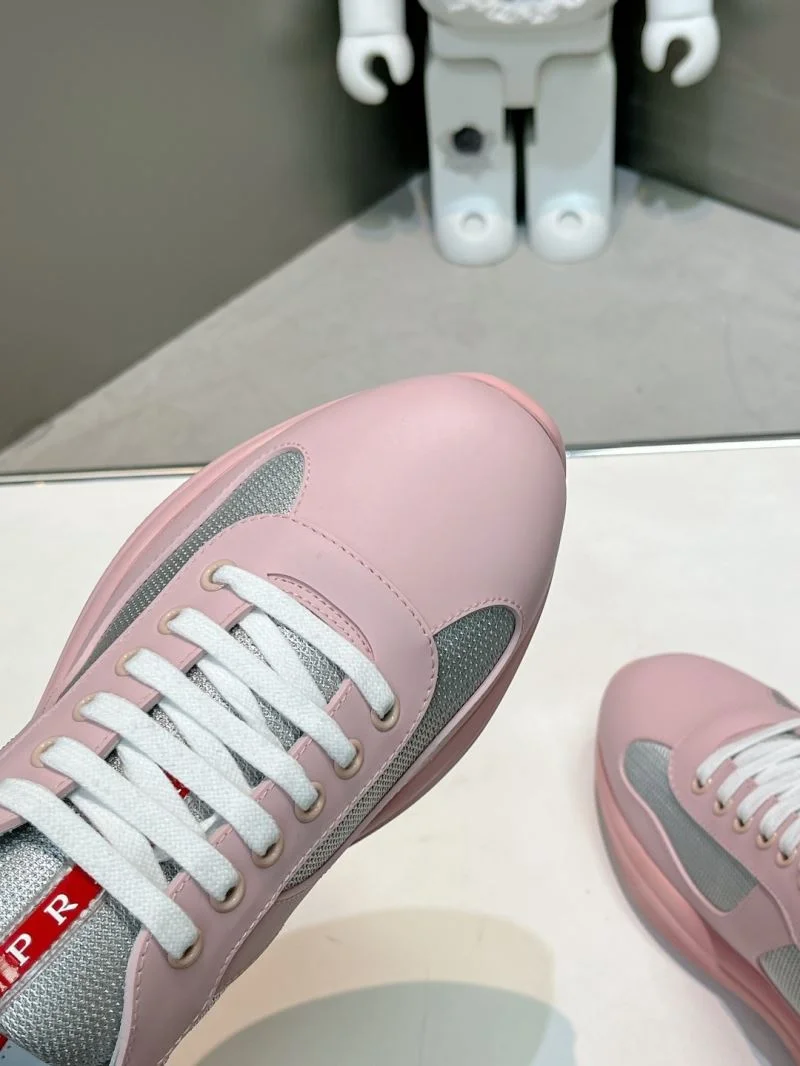 Stylish Prada Low Shoes 33686