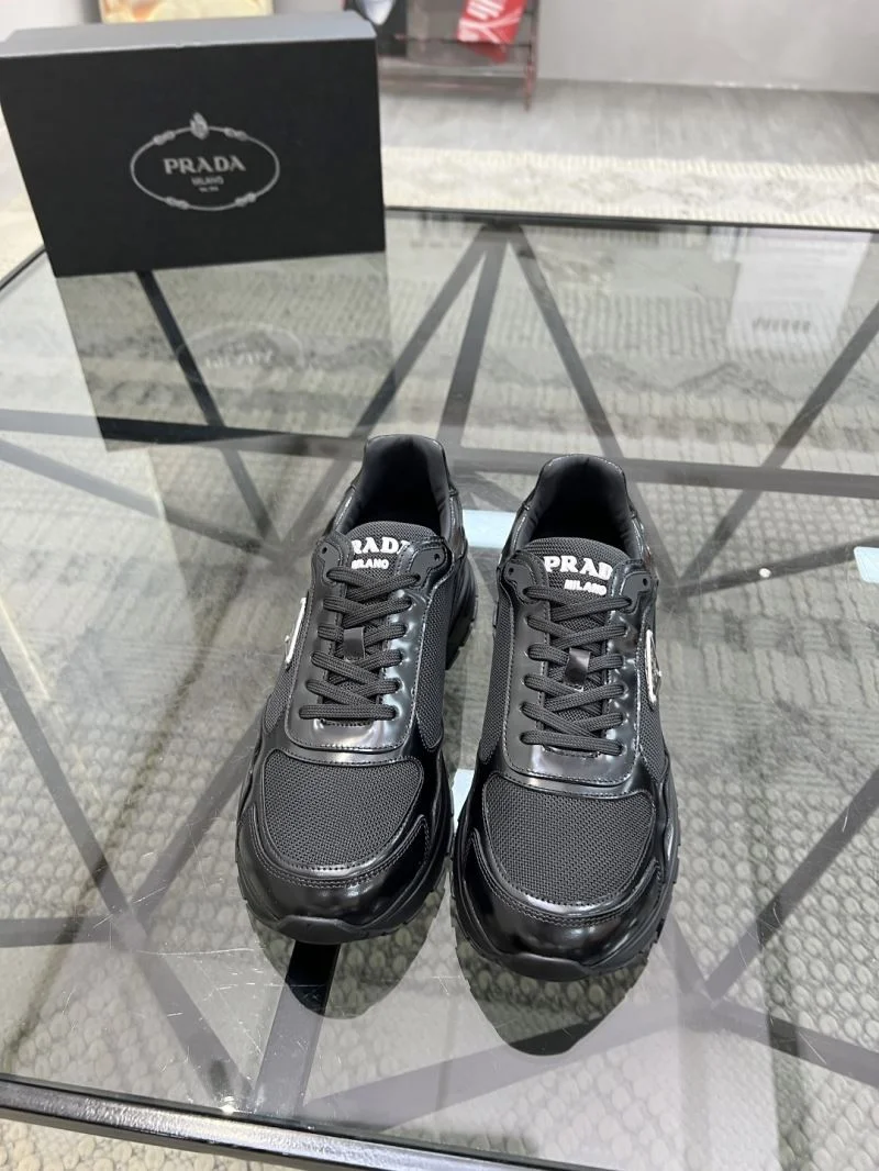 WellDesigned Prada Low Shoes 33673