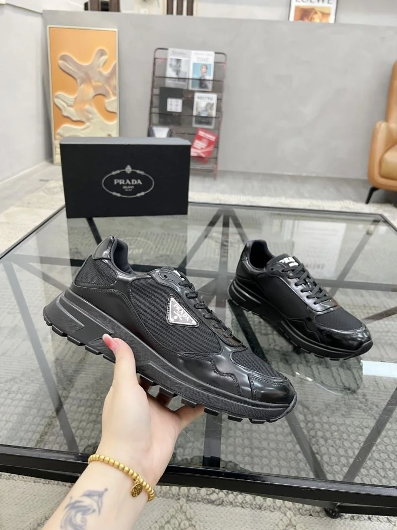 WellDesigned Prada Low Shoes 33673