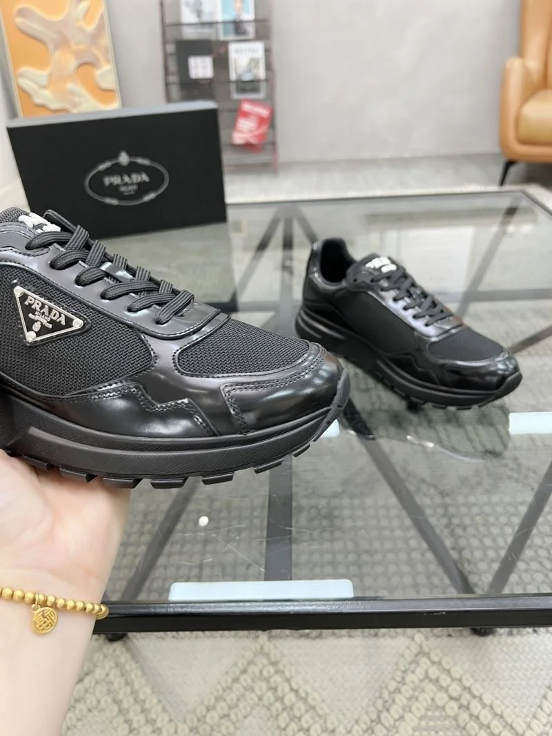 WellDesigned Prada Low Shoes 33673