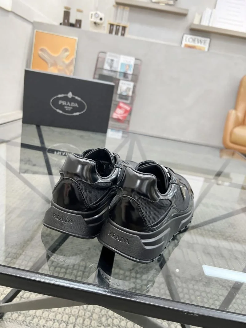 WellDesigned Prada Low Shoes 33673