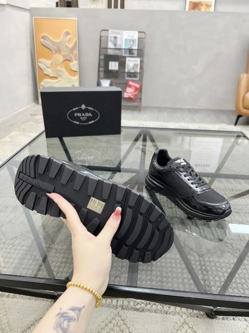 WellDesigned Prada Low Shoes 33673