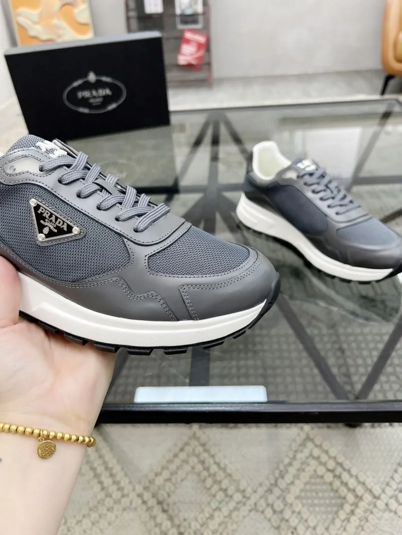 Sleek Prada Low Shoes 33683