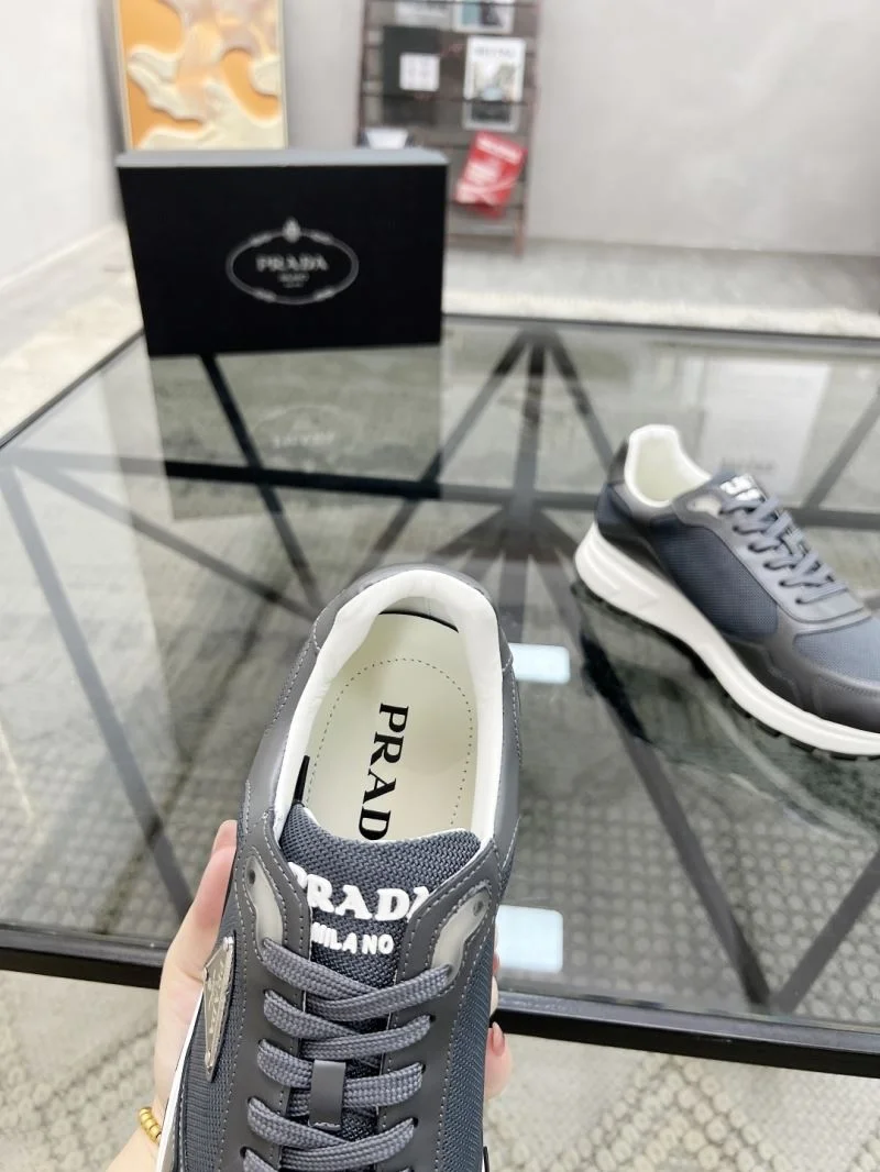 Sleek Prada Low Shoes 33683