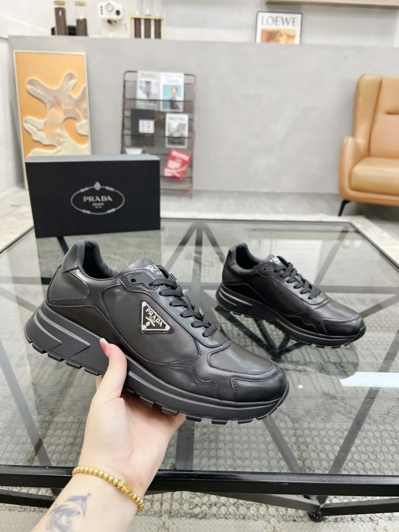 Tailored Prada Low Shoes 33669