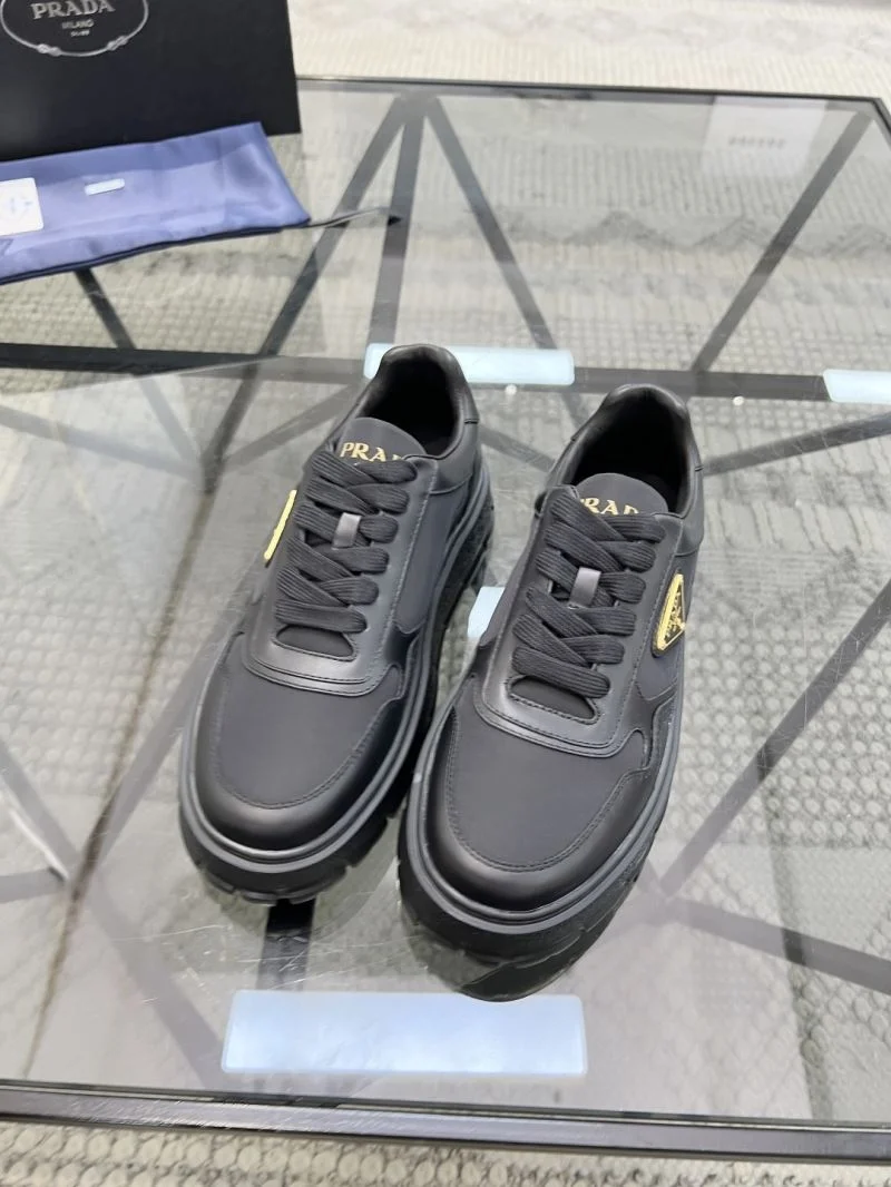 Prada Low Shoes Durable 33668