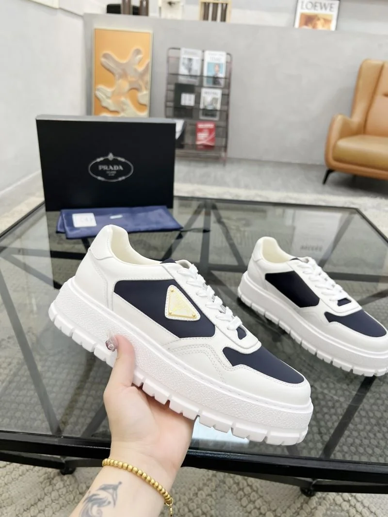 Prada Low Shoes Vibrant 33660