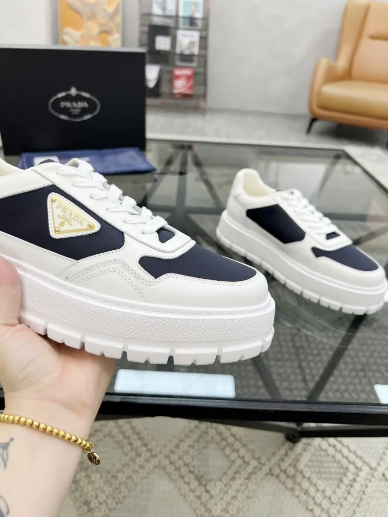 Prada Low Shoes Vibrant 33660