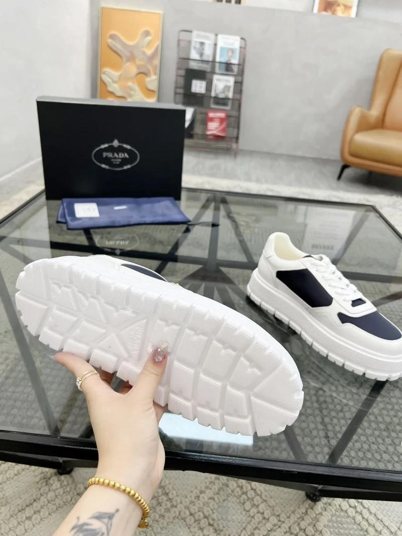 Prada Low Shoes Vibrant 33660