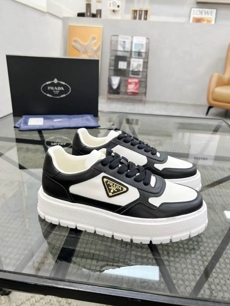 Effortless Prada Low Shoes 33659