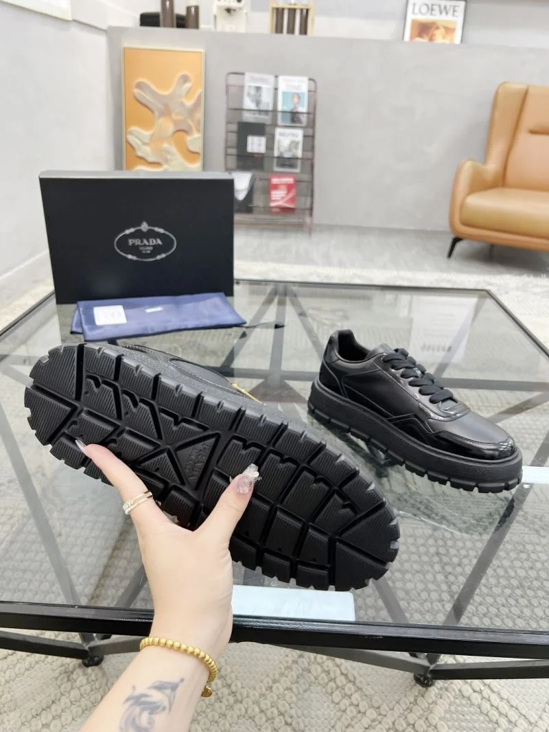 Prada Low Shoes EasyCare 33664
