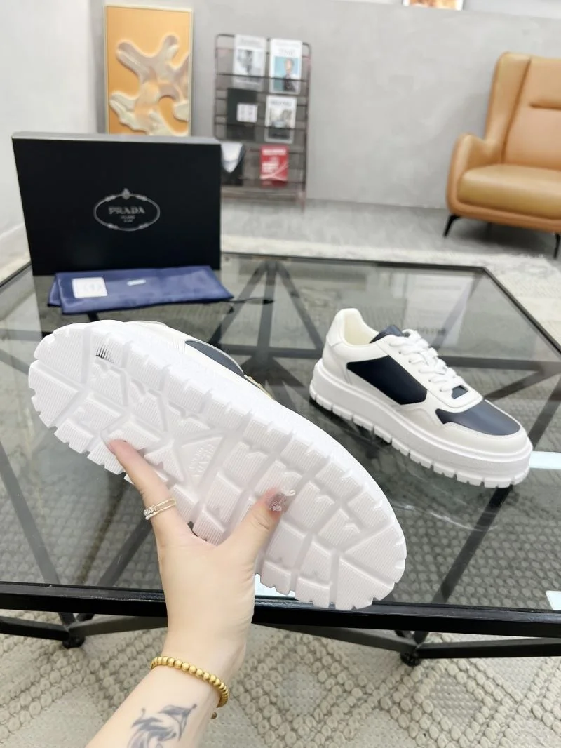 Breathable Prada Low Shoes 33670