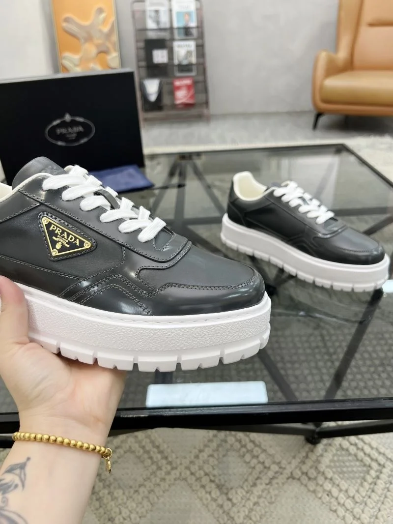 Affordable Prada Low Shoes 33657