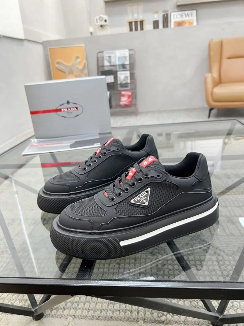 Original Prada Low Shoes 33656