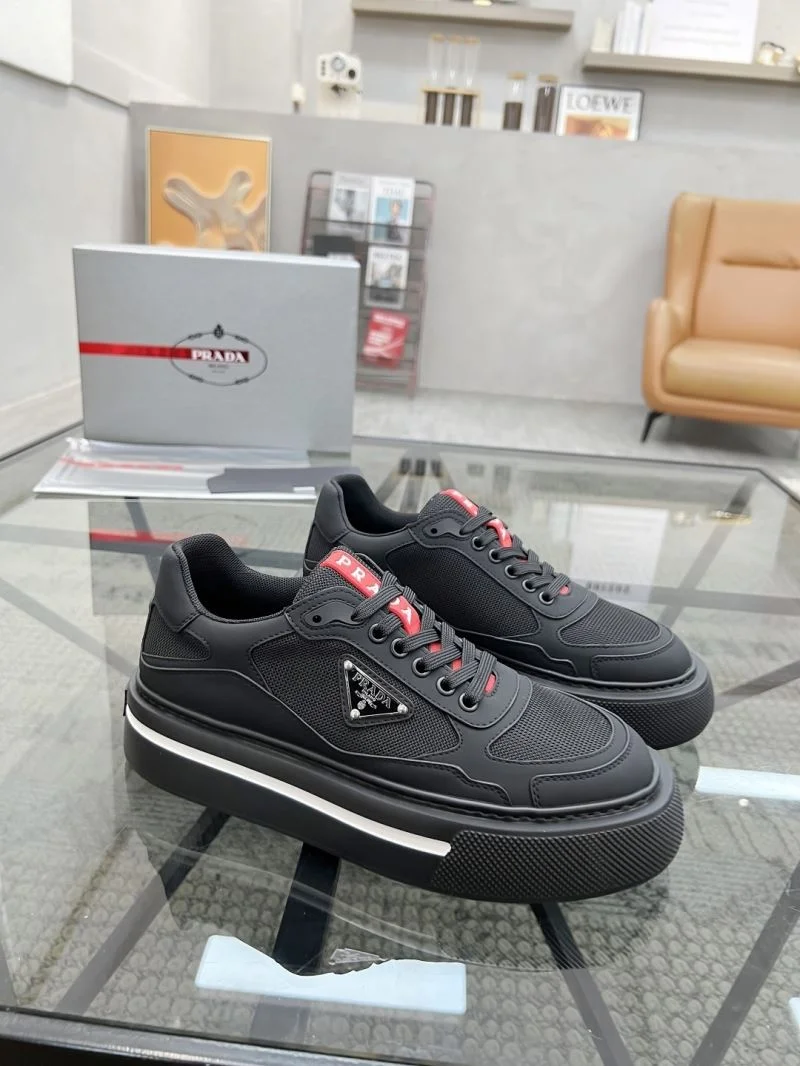 Original Prada Low Shoes 33656