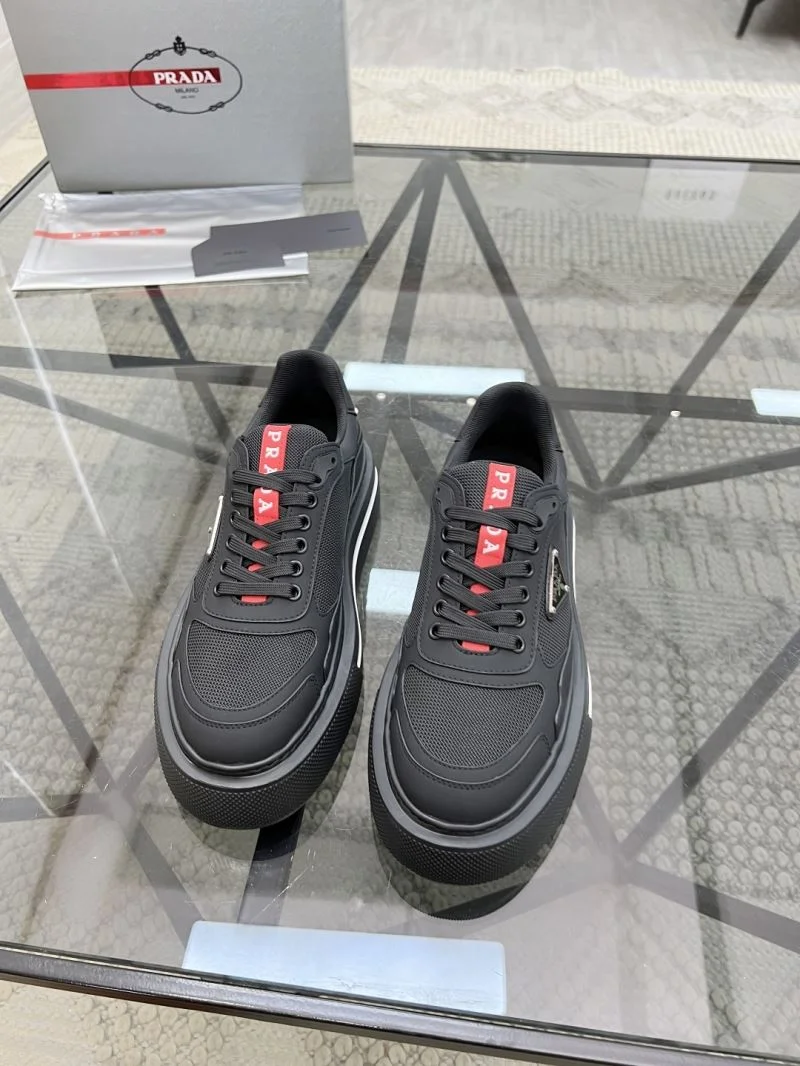 Original Prada Low Shoes 33656