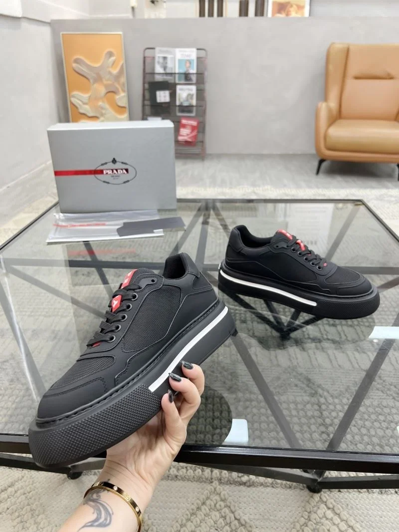 Original Prada Low Shoes 33656