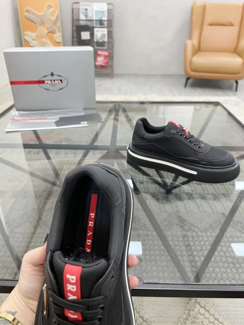 Original Prada Low Shoes 33656