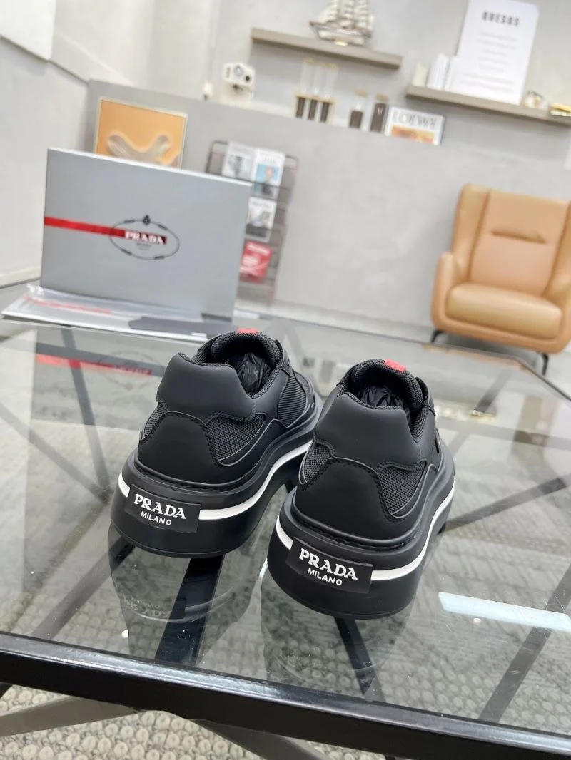 Original Prada Low Shoes 33656