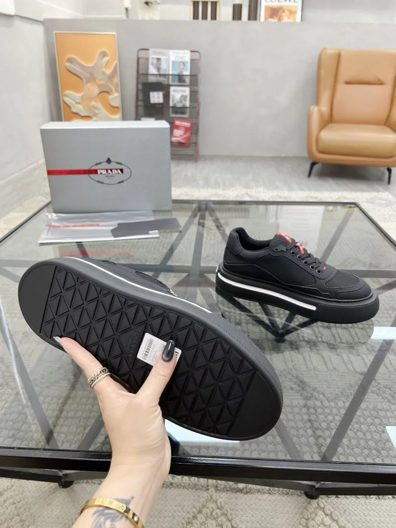 Original Prada Low Shoes 33656
