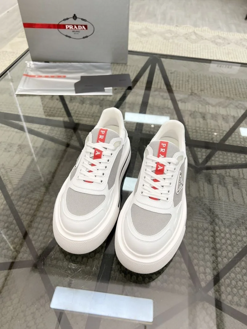 EyeCatching Prada Low Shoes 33661
