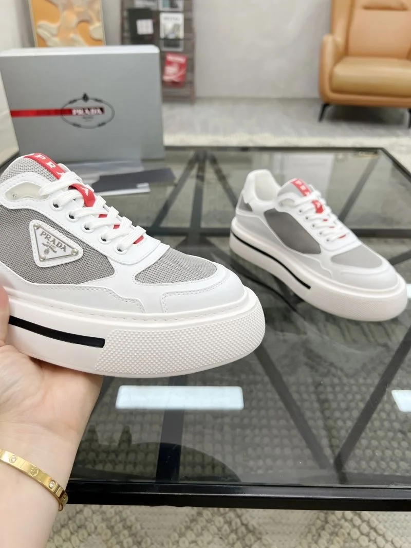 EyeCatching Prada Low Shoes 33661