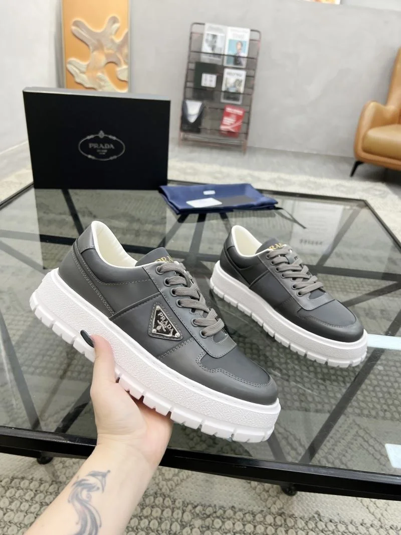 ZipUp Prada Low Shoes 33652