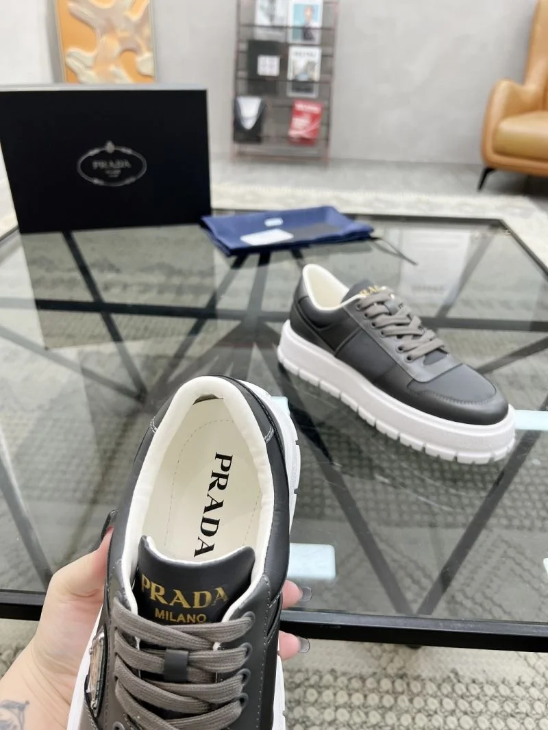 ZipUp Prada Low Shoes 33652