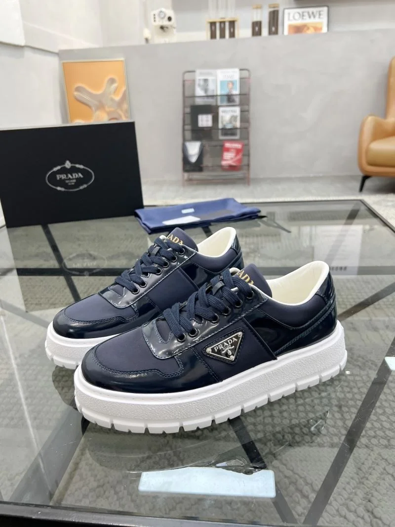 Durable Prada Low Shoes 33648