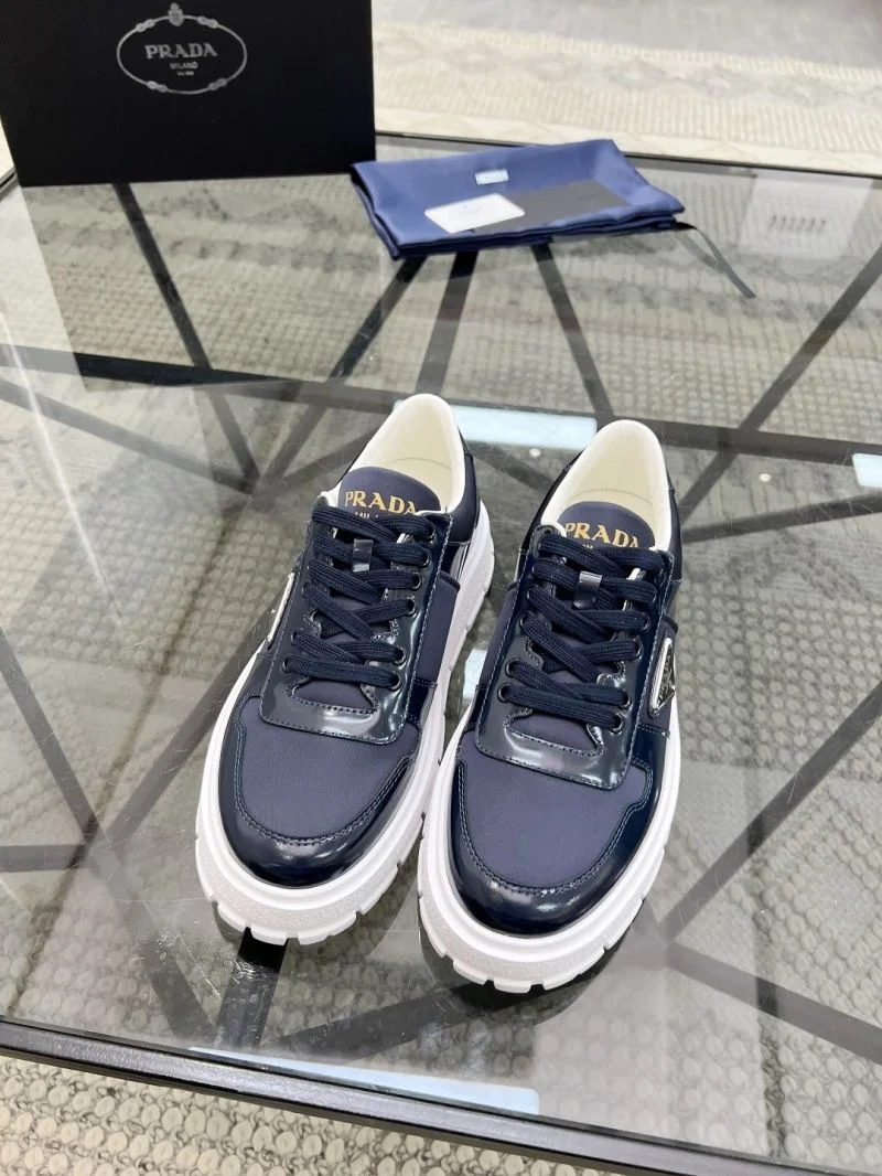 Durable Prada Low Shoes 33648