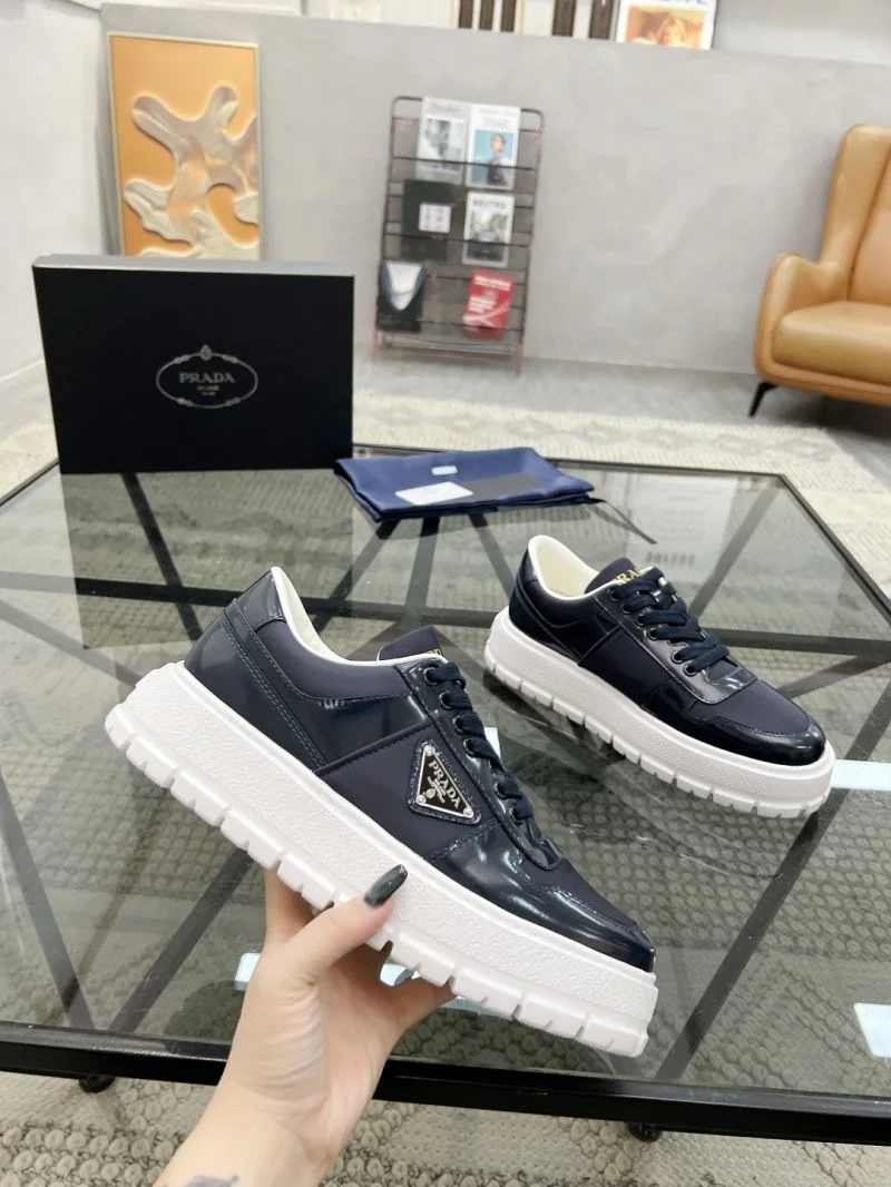 Durable Prada Low Shoes 33648