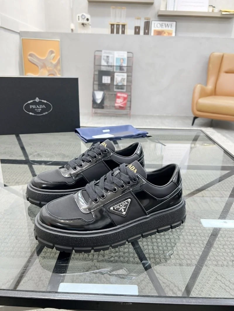 Compact Prada Low Shoes 33646