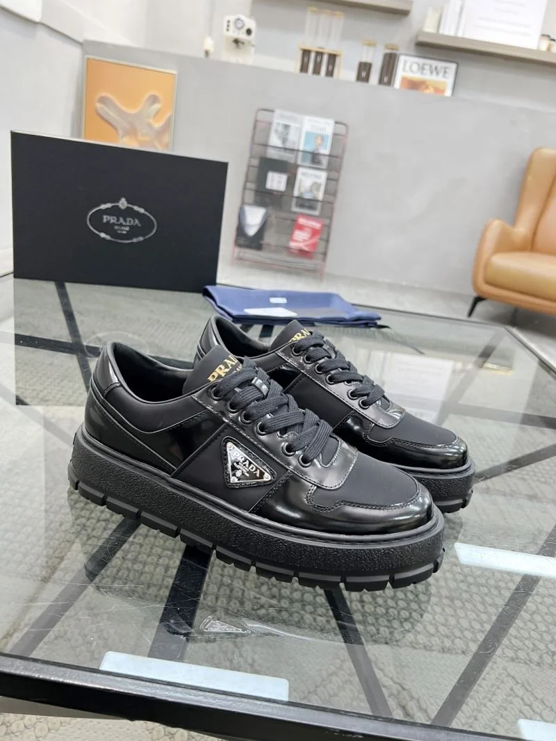 Compact Prada Low Shoes 33646