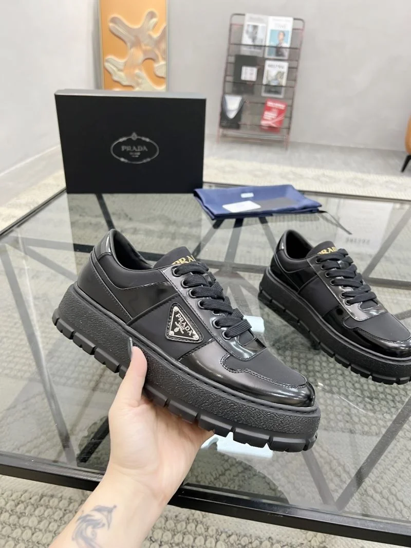 Compact Prada Low Shoes 33646
