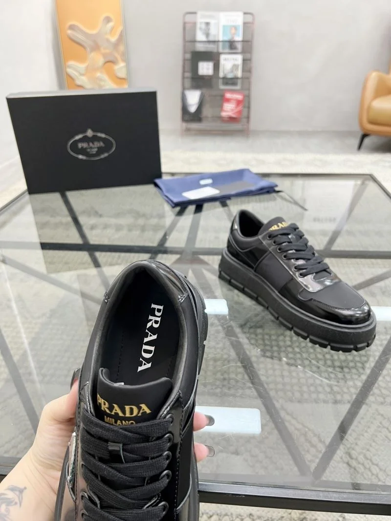 Compact Prada Low Shoes 33646