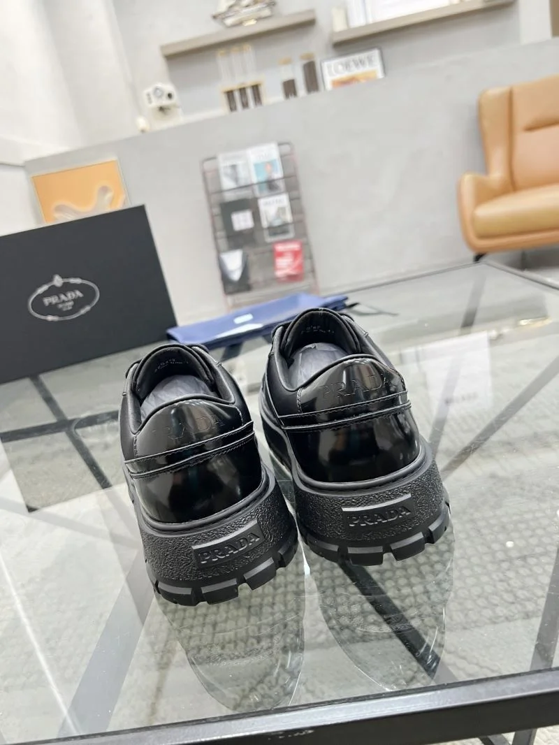 Compact Prada Low Shoes 33646