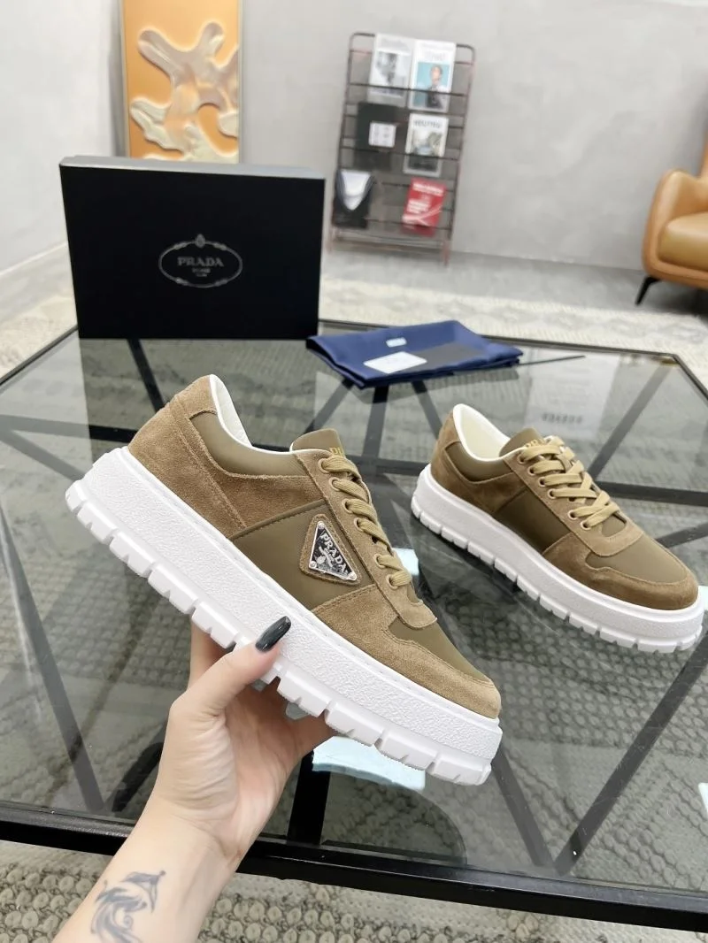 Minimalist Prada Low Shoes 33641