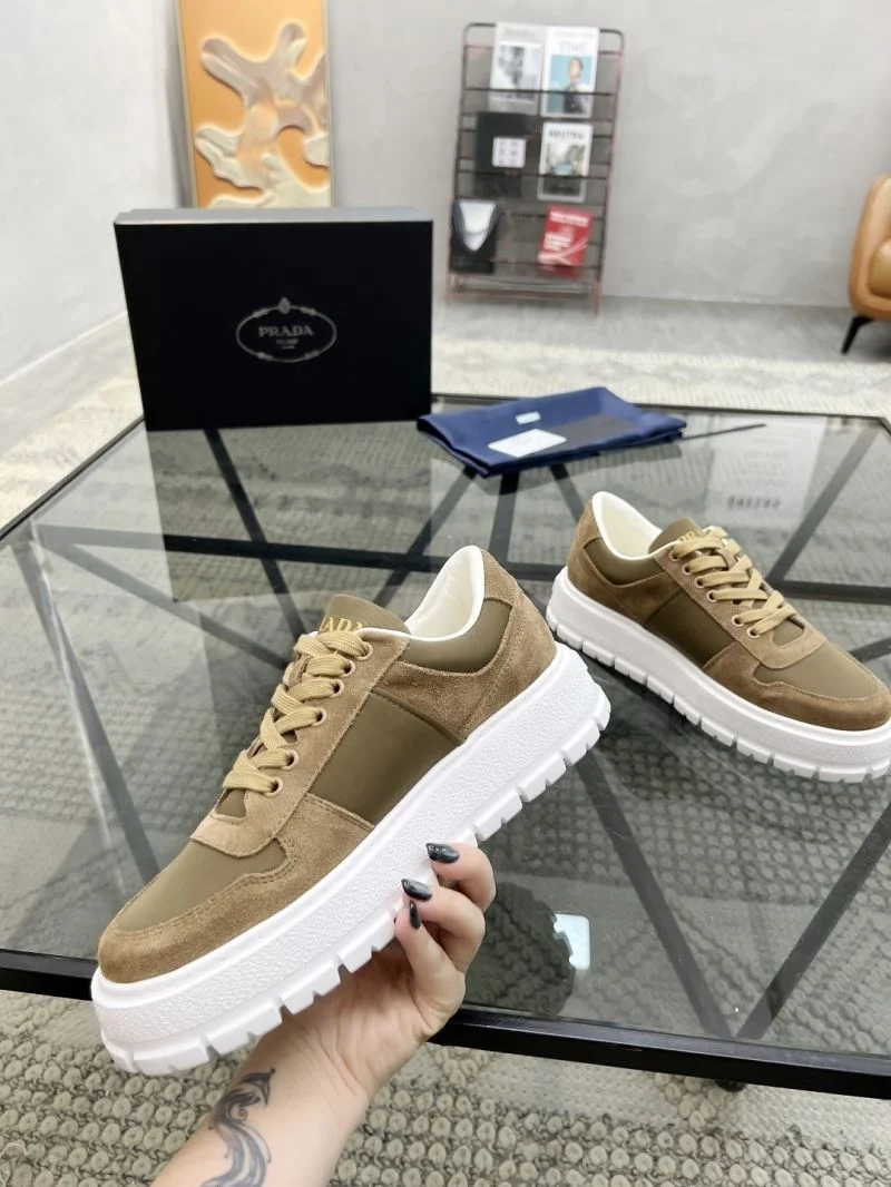 Minimalist Prada Low Shoes 33641