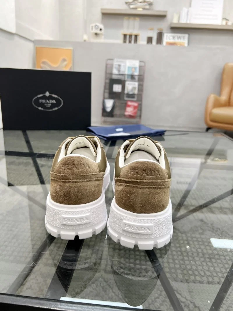 Minimalist Prada Low Shoes 33641