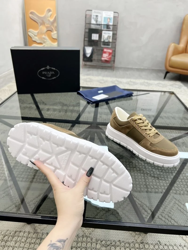 Minimalist Prada Low Shoes 33641