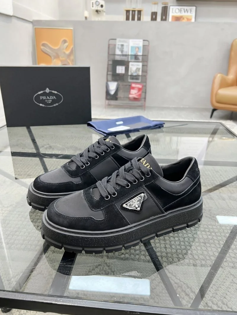 Prada Low Shoes ZipUp 33643